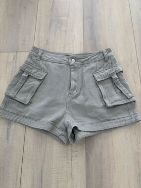 White Fox Boutique Gray High-Rise Cargo Shorts